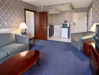 Ramada New Hartford 4