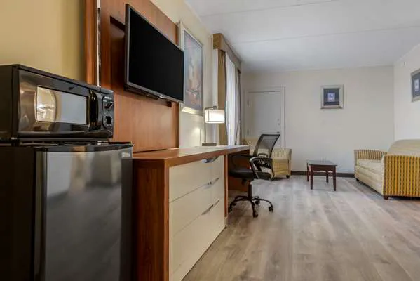 Quality Inn & Suites New Hartford - Utica 4