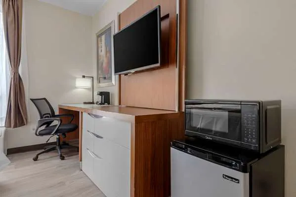 Quality Inn & Suites New Hartford - Utica 4