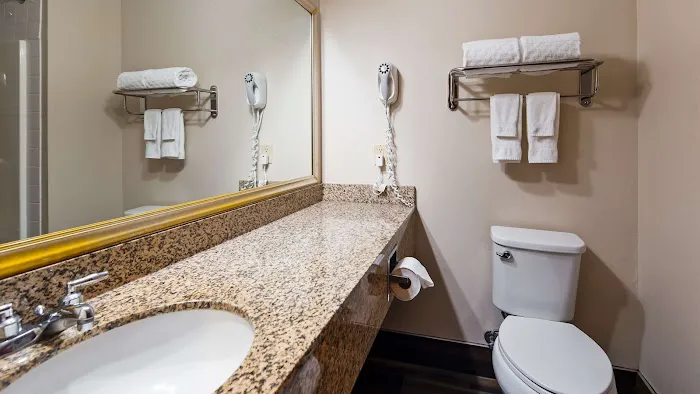 Best Western The Inn at the Fairgrounds 4