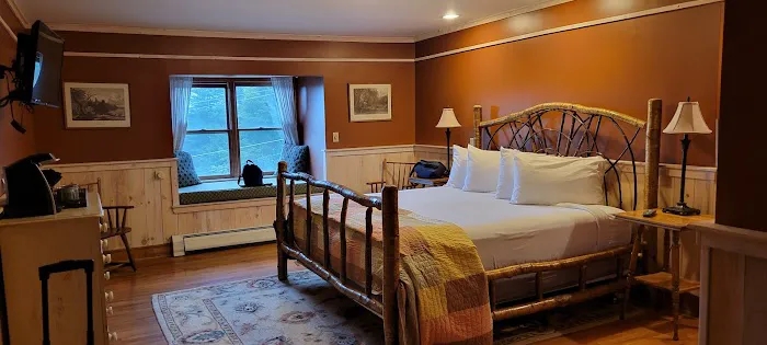 Friends Lake Inn 4