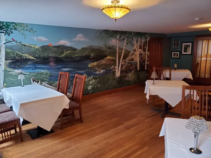 Friends Lake Inn 4