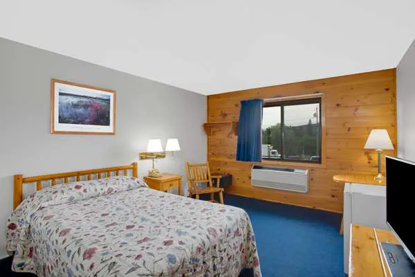 Super 8 by Wyndham Lake George/Warrensburg Area 4