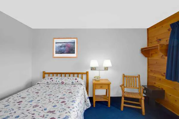 Super 8 by Wyndham Lake George/Warrensburg Area 4