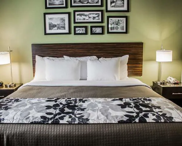 Sleep Inn & Suites 4