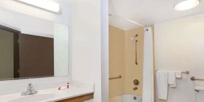 Super 8 by Wyndham Harrisburg Hershey West