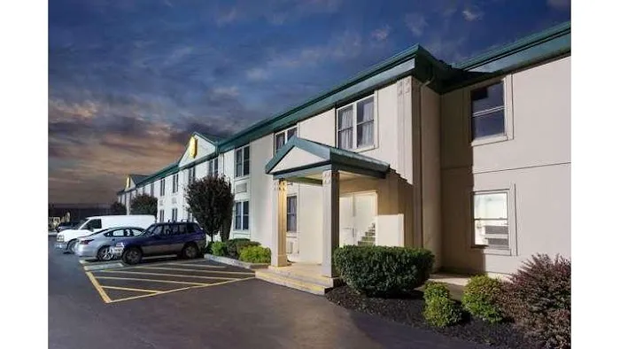 Super 8 by Wyndham Harrisburg Hershey West 4