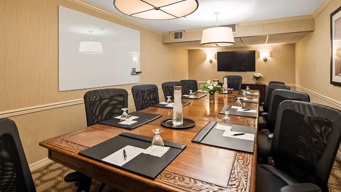 Best Western Premier The Central Hotel & Conference Center 4