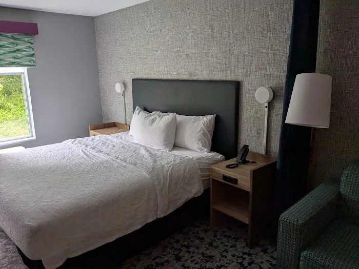 Home2 Suites by Hilton Harrisburg East 4