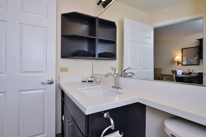 Candlewood Suites Harrisburg - Hershey by IHG 4