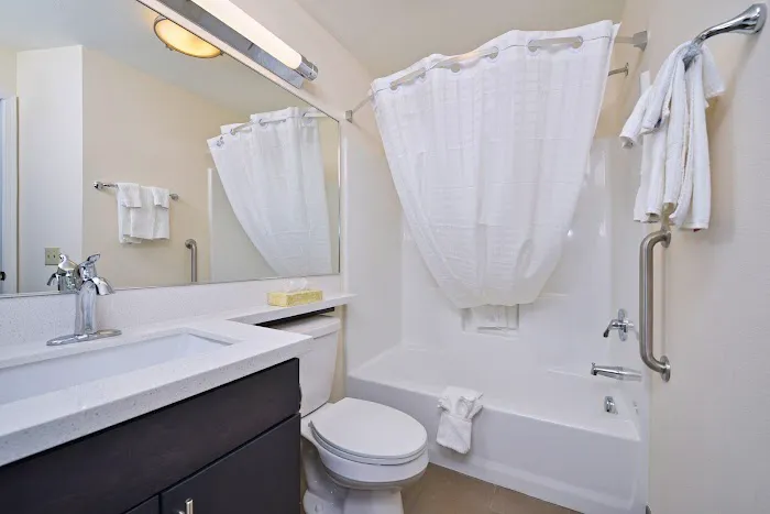 Candlewood Suites Harrisburg - Hershey by IHG 4