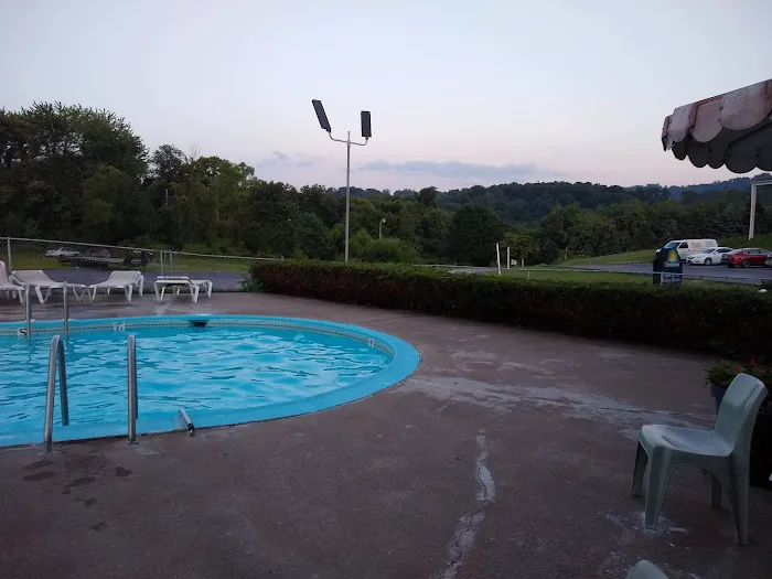 Days Inn by Wyndham New Cumberland/Harrisburg South 4