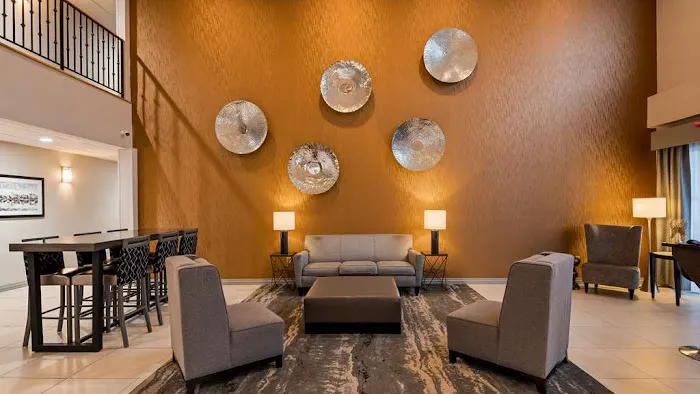 Best Western Plus New Cumberland Inn & Suites 4