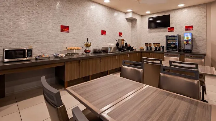 Best Western Plus New Cumberland Inn & Suites 4