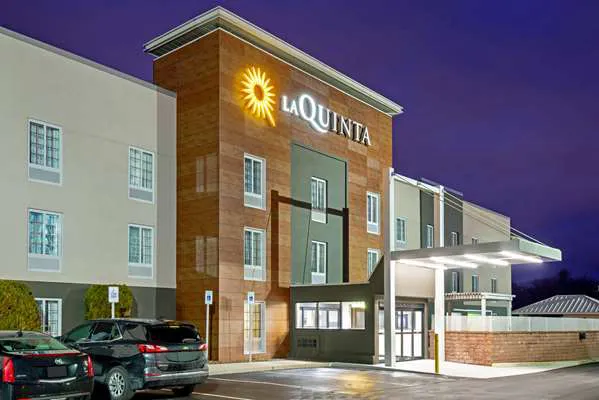 La Quinta Inn & Suites by Wyndham New Cumberland-Harrisburg 4