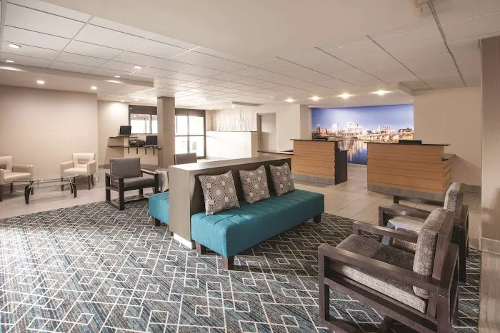 La Quinta Inn & Suites by Wyndham New Cumberland-Harrisburg 4