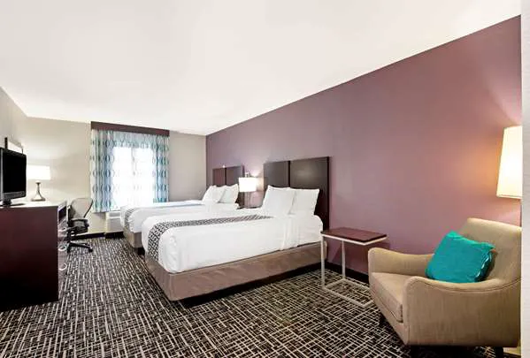 La Quinta Inn & Suites by Wyndham New Cumberland-Harrisburg 4