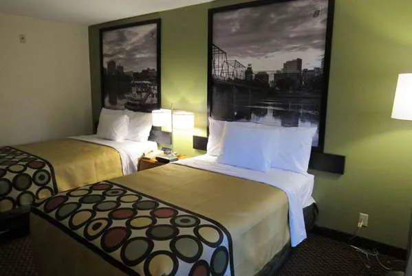 Super 8 by Wyndham New Cumberland 4