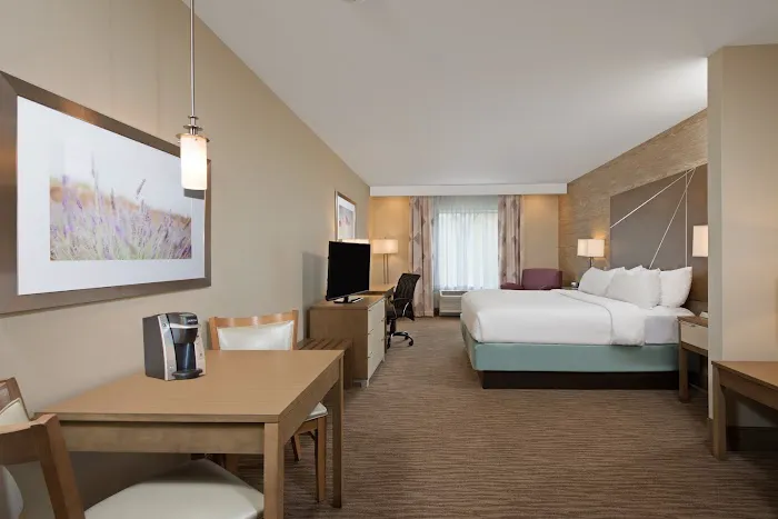 Holiday Inn Express & Suites Harrisburg South - New Cumberland 4