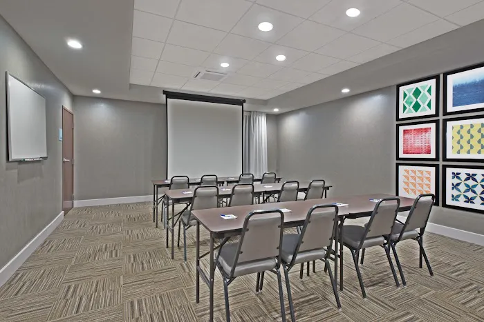Holiday Inn Express & Suites Harrisburg South - New Cumberland 4