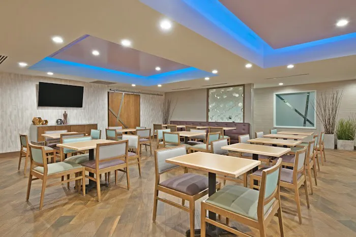 Holiday Inn Express & Suites Harrisburg South - New Cumberland 4