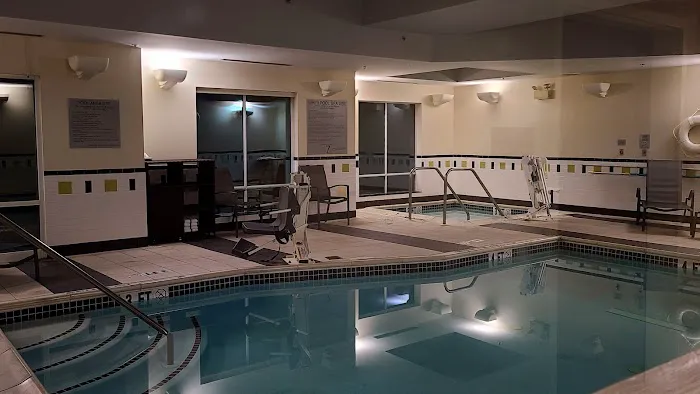Fairfield Inn & Suites by Marriott Harrisburg West 4