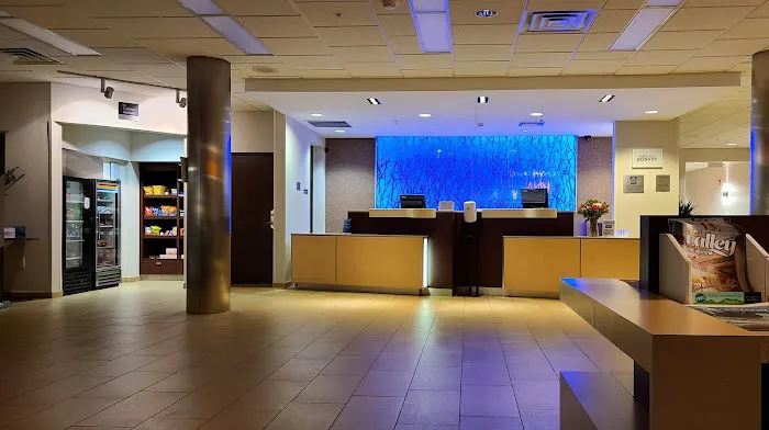 Fairfield Inn & Suites by Marriott Harrisburg West 4