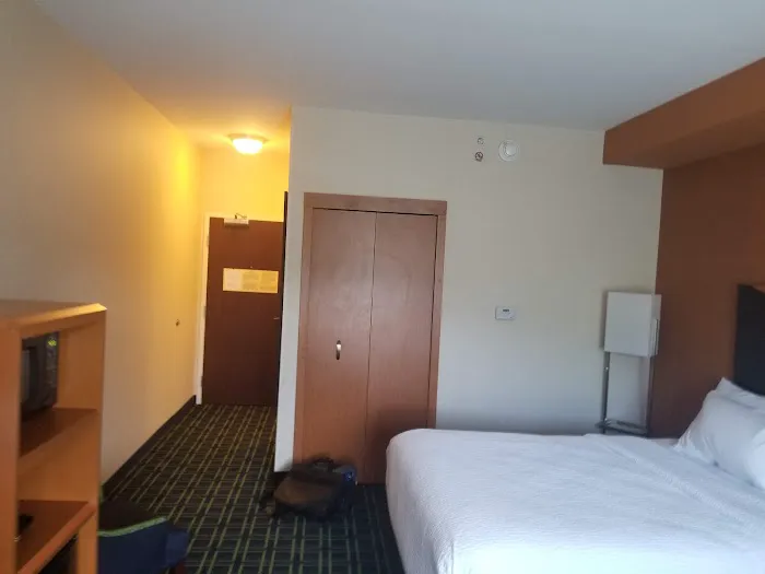 Fairfield Inn & Suites by Marriott Harrisburg West 4