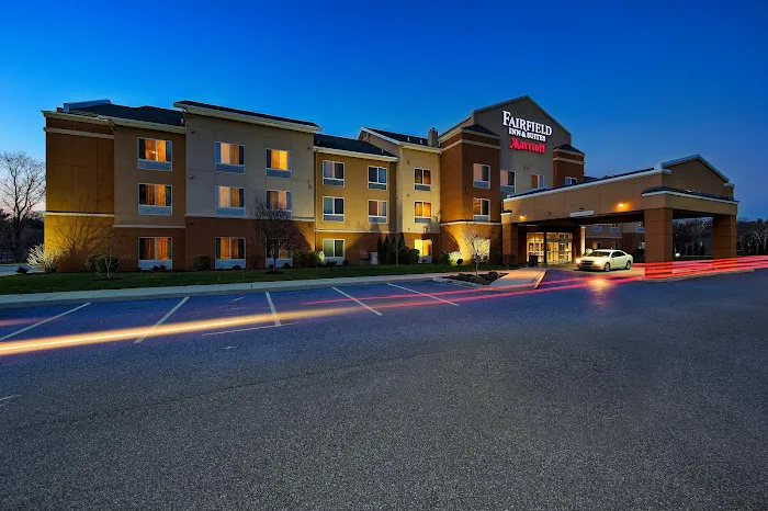 Fairfield Inn & Suites by Marriott Harrisburg West 4