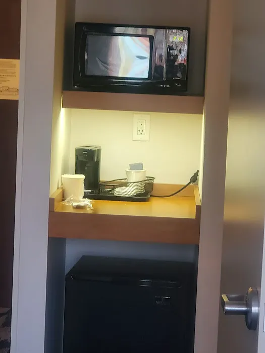 Fairfield Inn & Suites by Marriott Harrisburg West 4