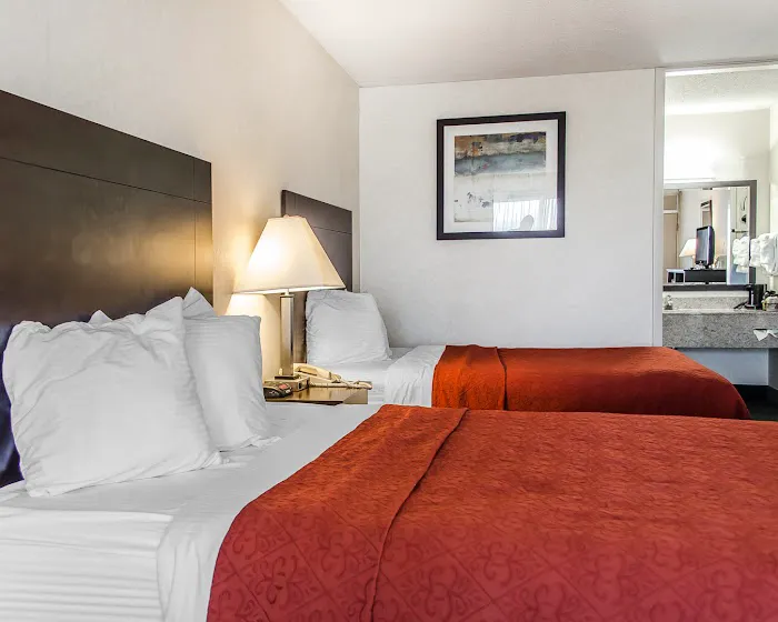 Quality Inn & Suites 4