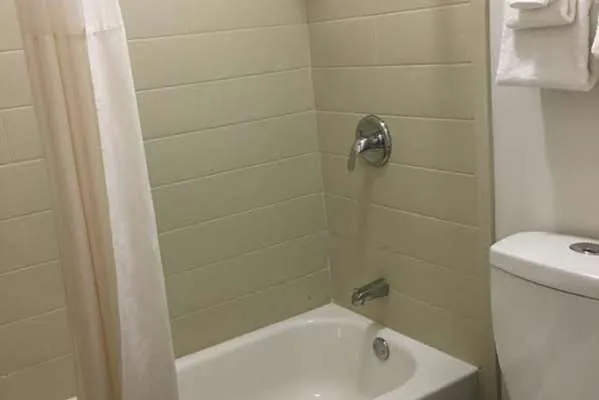 Quality Inn & Suites 4