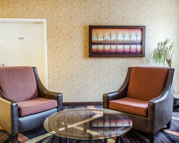Comfort Suites 4