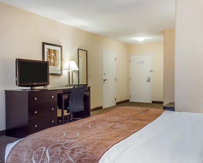 Comfort Suites 4