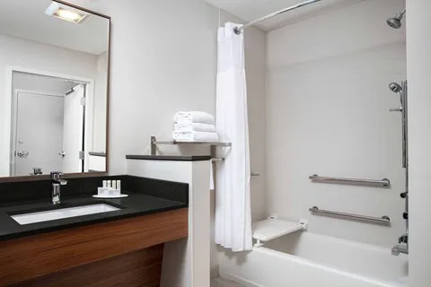 Fairfield Inn & Suites Lewisburg 4
