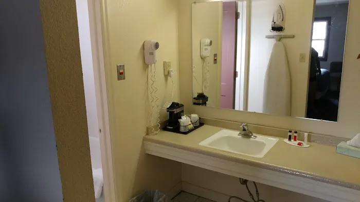 Aderi Hotel Bucknell University 4