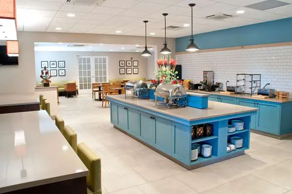 Country Inn & Suites by Radisson, Lewisburg, PA 4