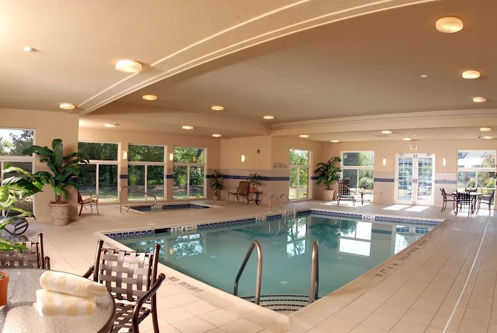 Country Inn & Suites by Radisson, Lewisburg, PA 4