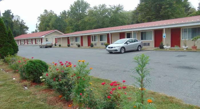 Red Carpet Inn Duncannon, PA 4
