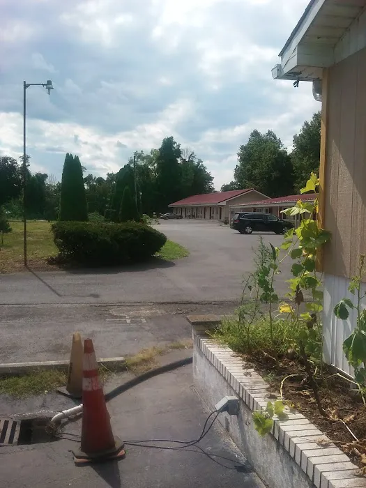 Red Carpet Inn Duncannon, PA 4