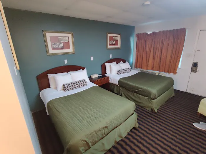 Red Carpet Inn Duncannon, PA 4