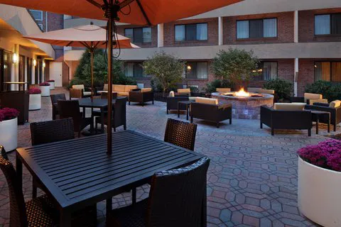 Courtyard Hartford Cromwell 4