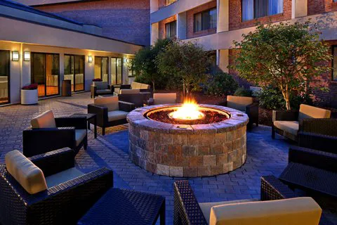 Courtyard Hartford Cromwell 4