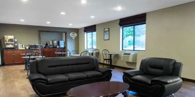 Super 8 by Wyndham Cromwell/Middletown
