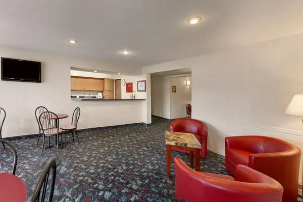 Super 8 by Wyndham Cromwell/Middletown 4