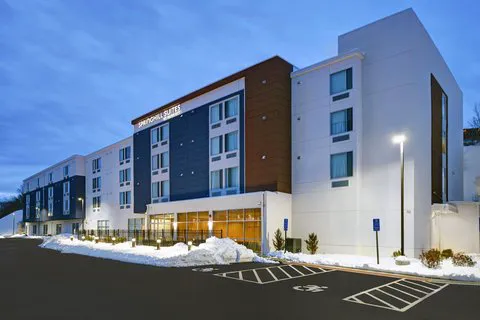 SpringHill Suites Hartford Cromwell 4
