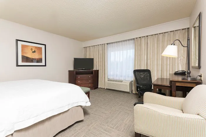 Hampton Inn & Suites Hartford-Manchester 4