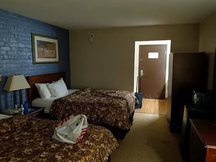 Rodeway Inn & Suites 4