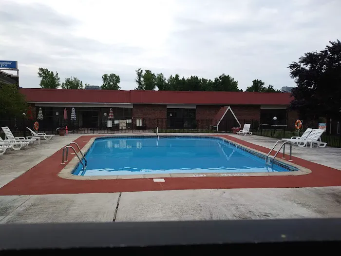 Rodeway Inn & Suites 4