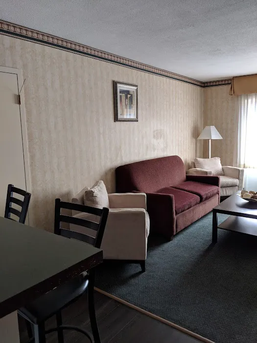 Rodeway Inn & Suites 4